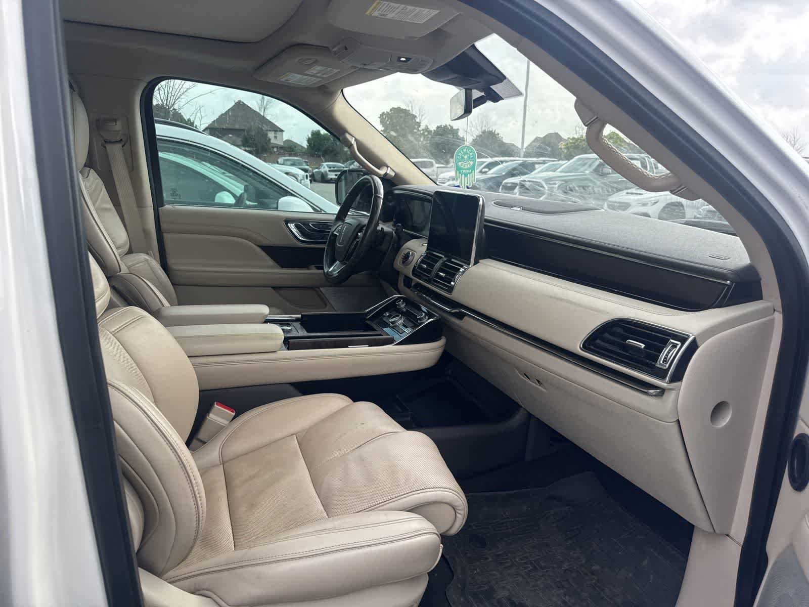 Thumbnail: 2019 Lincoln Navigator - 5