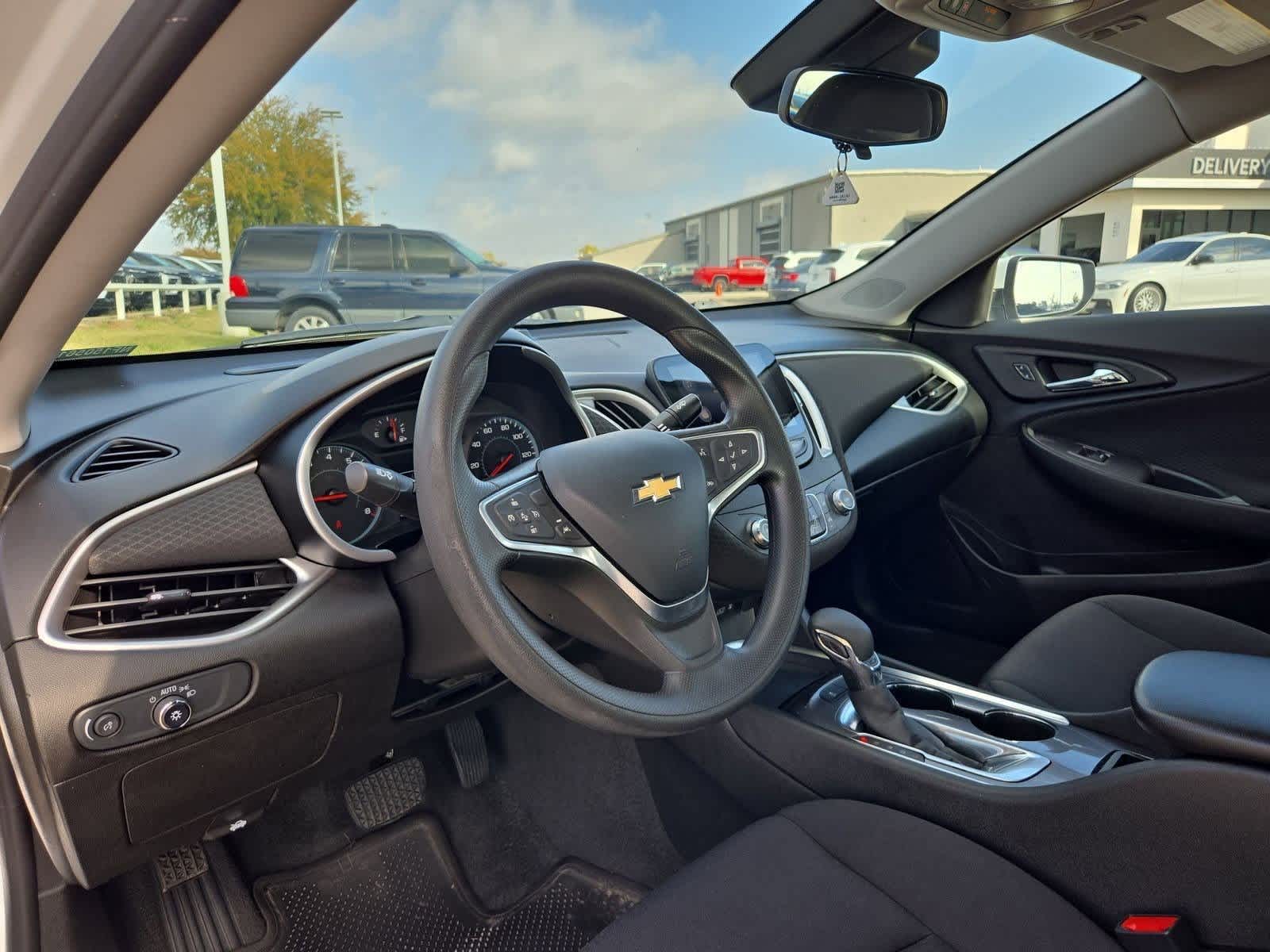 Thumbnail: 2022 Chevrolet Malibu - 2