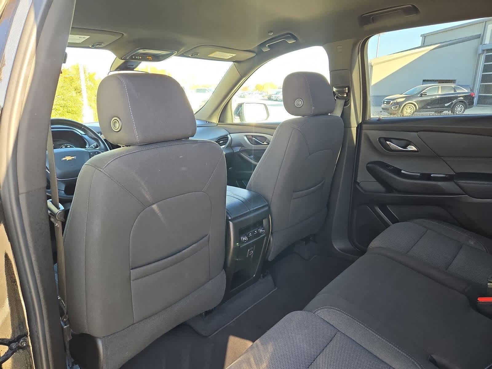 Thumbnail: 2023 Chevrolet Traverse - 18