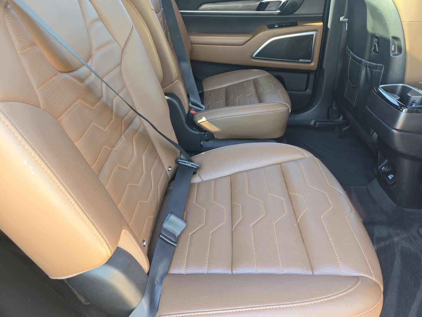 Thumbnail: 2020 Kia Telluride - 20