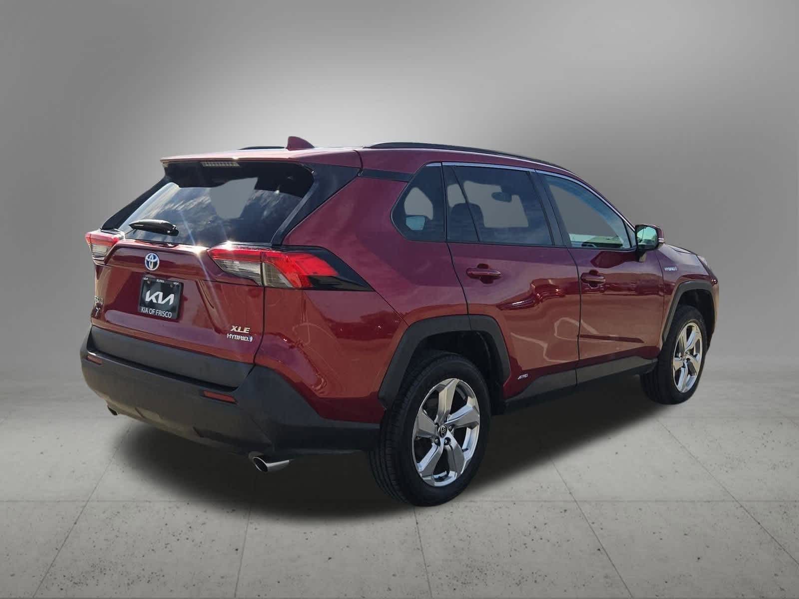 Thumbnail: 2021 Toyota RAV4 - 6