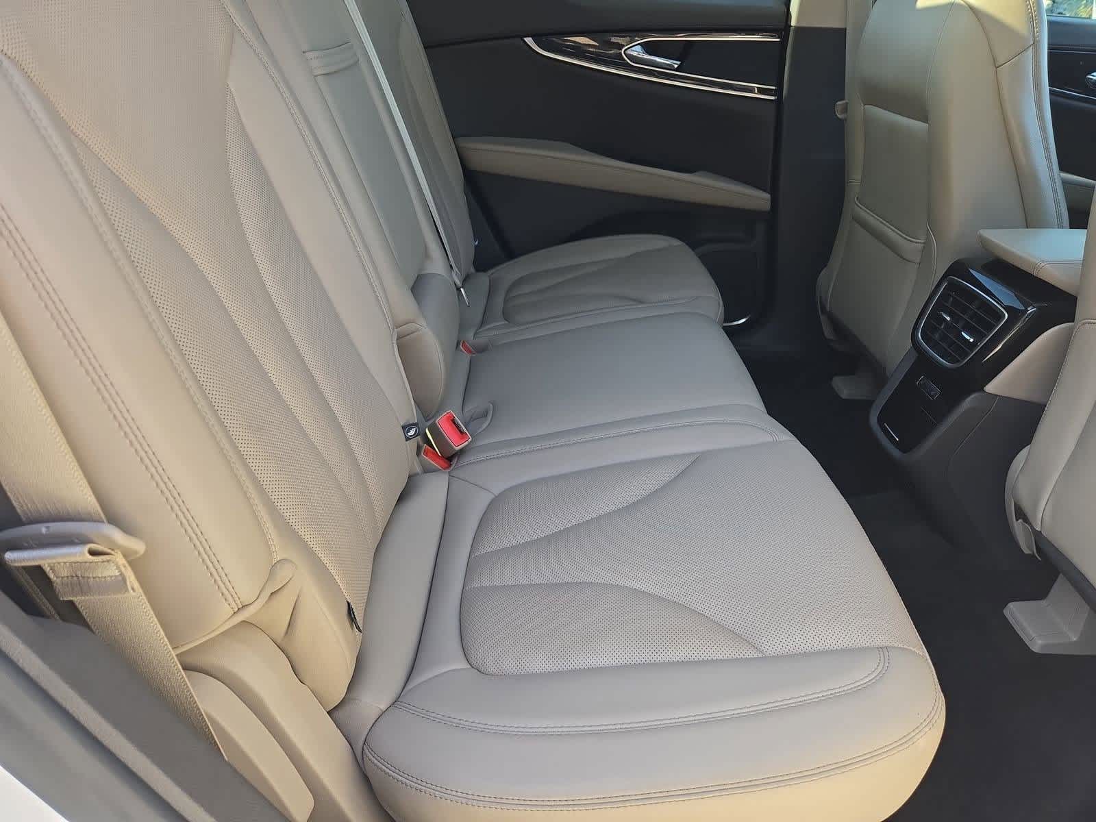 Thumbnail: 2022 Lincoln Nautilus - 18