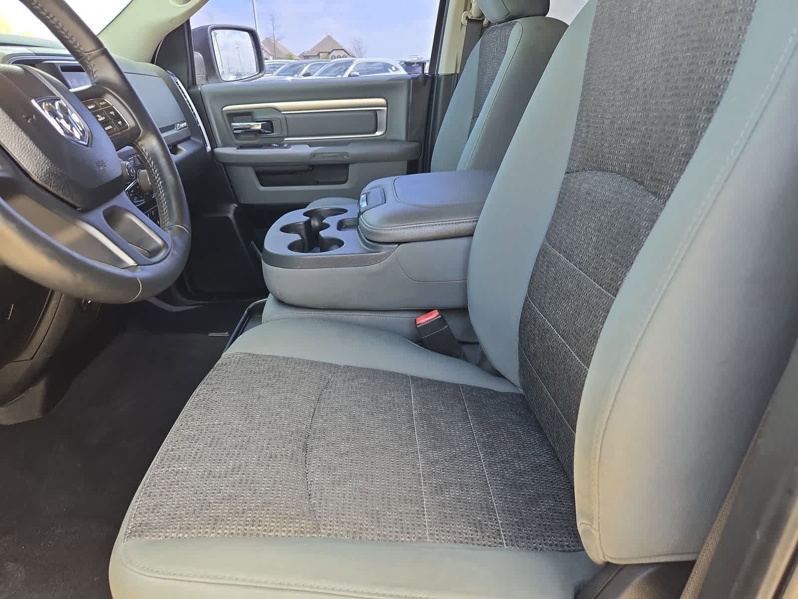 Thumbnail: 2019 RAM 1500 Classic - 15