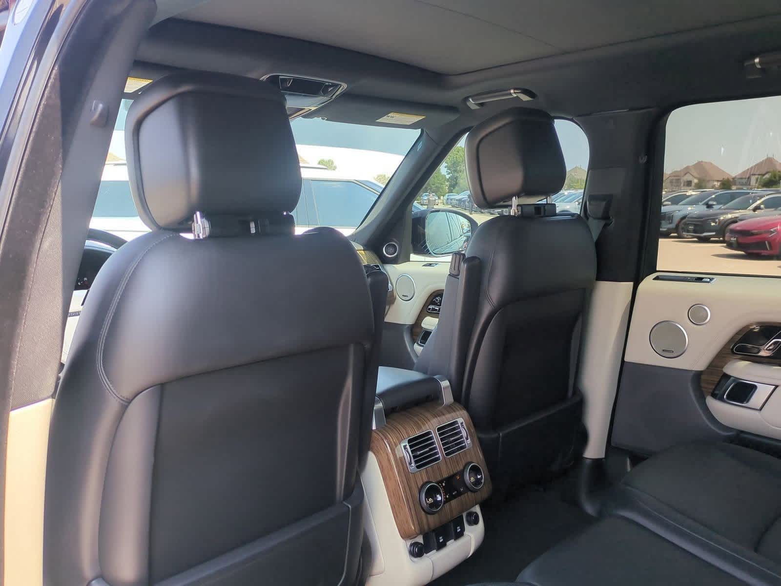 Thumbnail: 2019 Land Rover Range Rover - 17