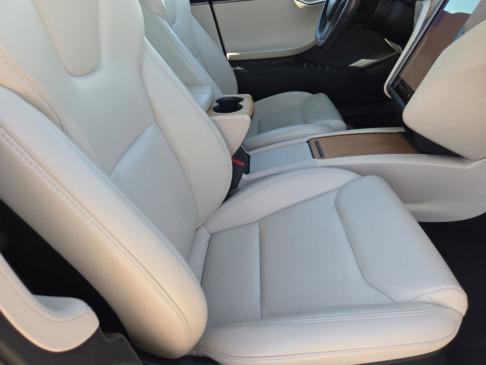 Thumbnail: 2020 Tesla Model S - 19