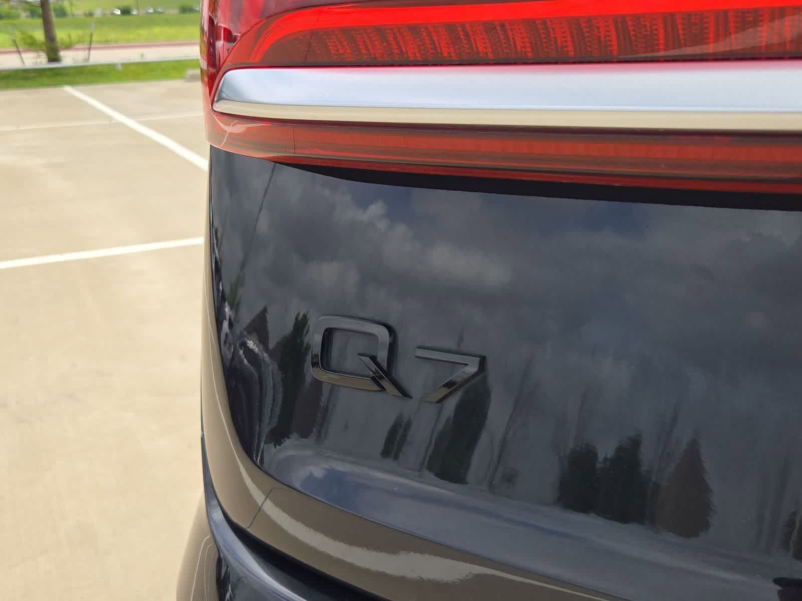 Thumbnail: 2021 Audi Q7 - 11