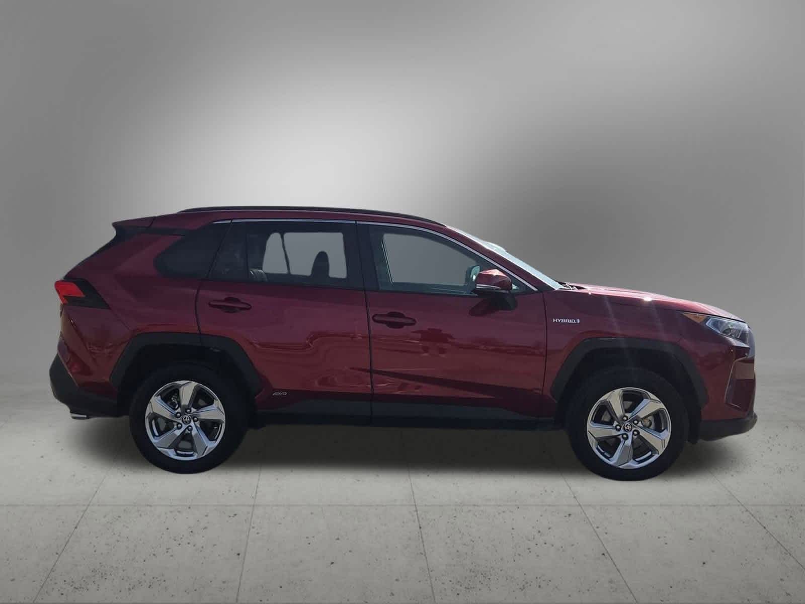 Thumbnail: 2021 Toyota RAV4 - 7