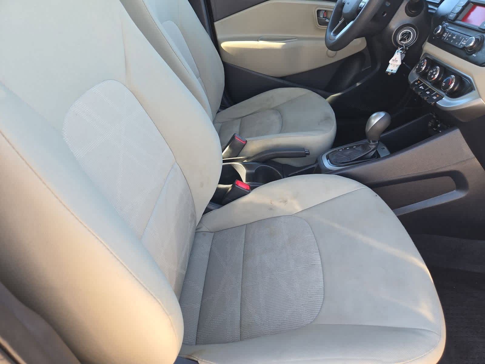 Thumbnail: 2013 Kia Rio - 19