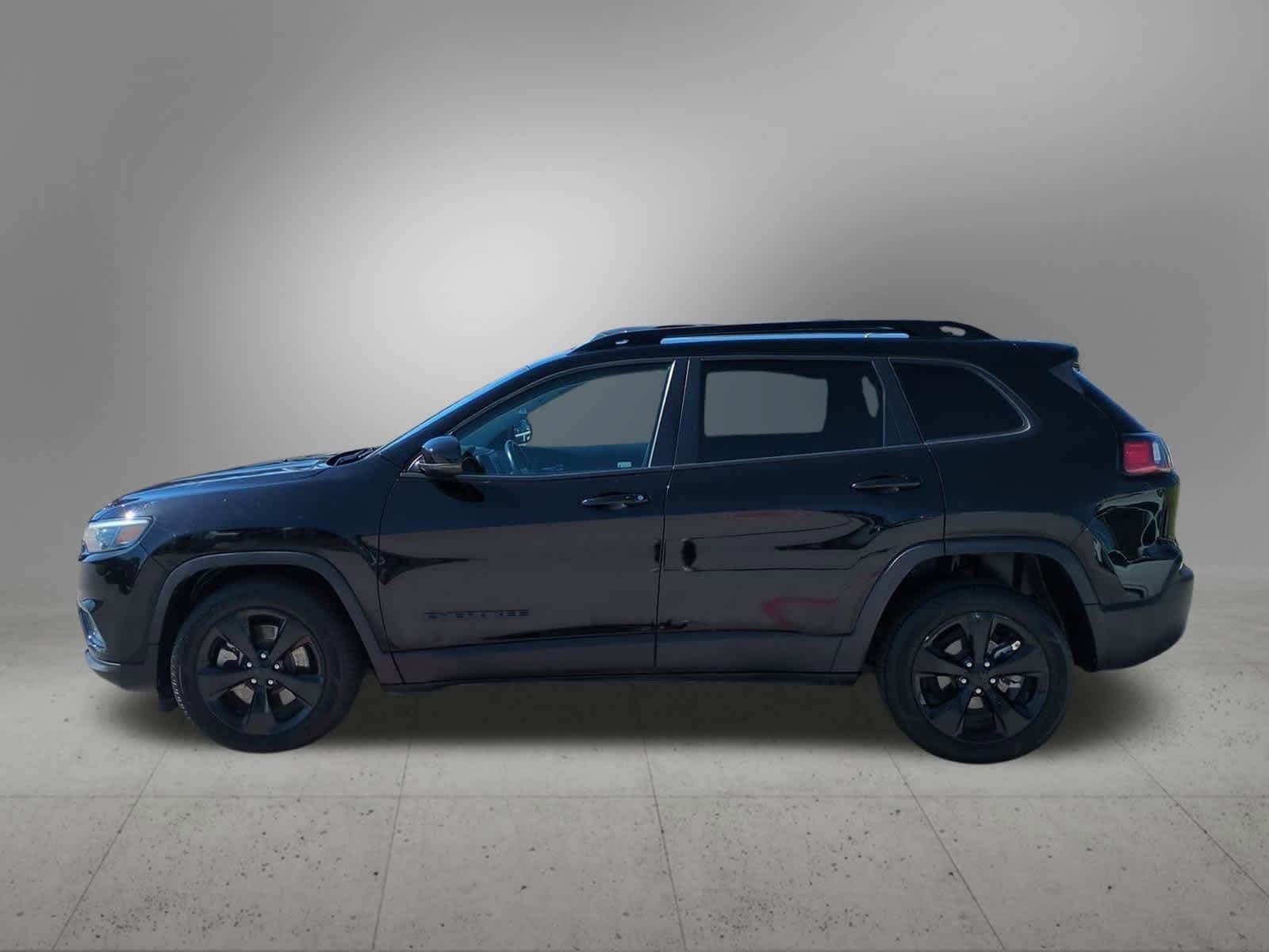 Thumbnail: 2021 Jeep Cherokee - 3