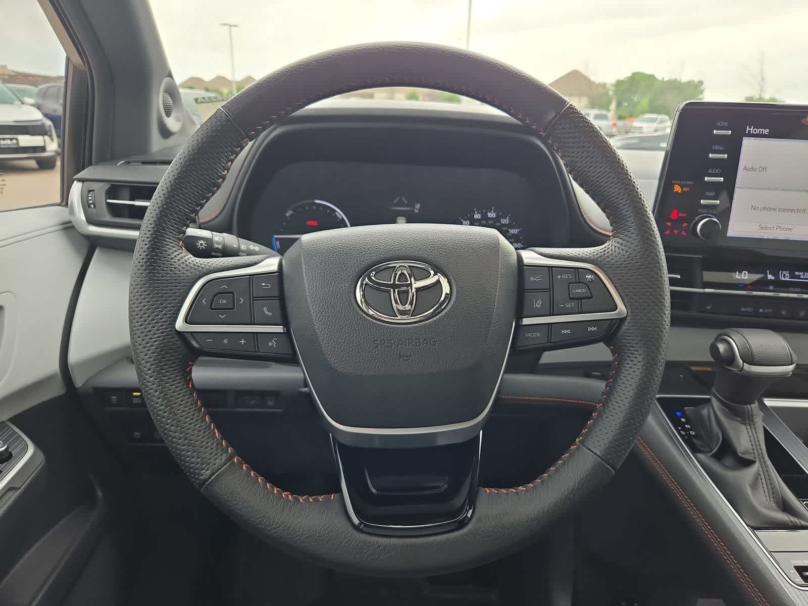 Thumbnail: 2022 Toyota Sienna - 23