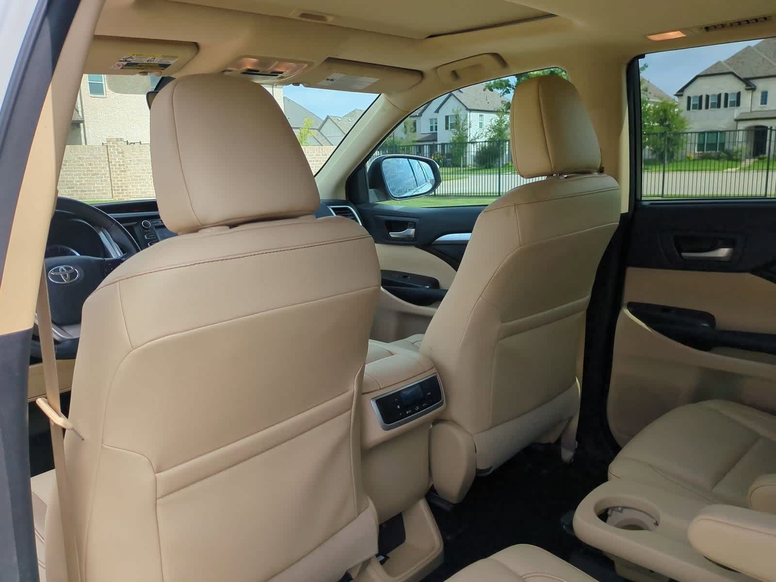 Thumbnail: 2017 Toyota Highlander - 18