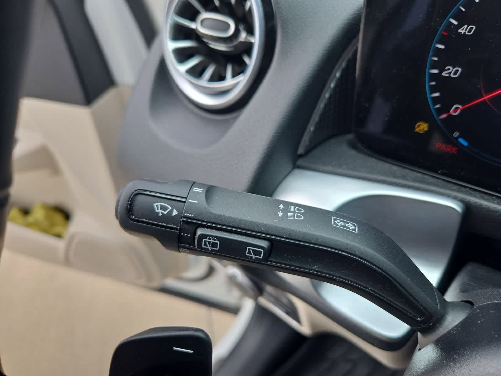 Thumbnail: 2022 Mercedes-Benz GLB - 26