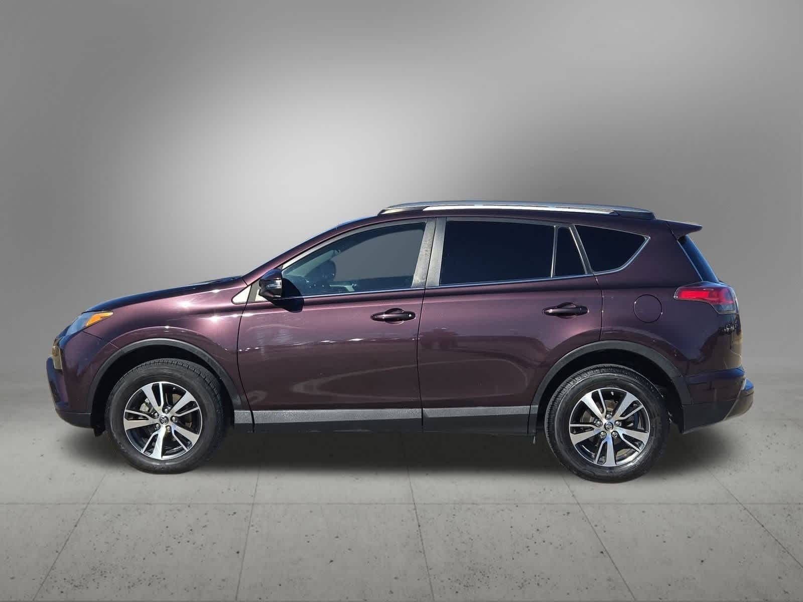 Thumbnail: 2018 Toyota RAV4 - 3
