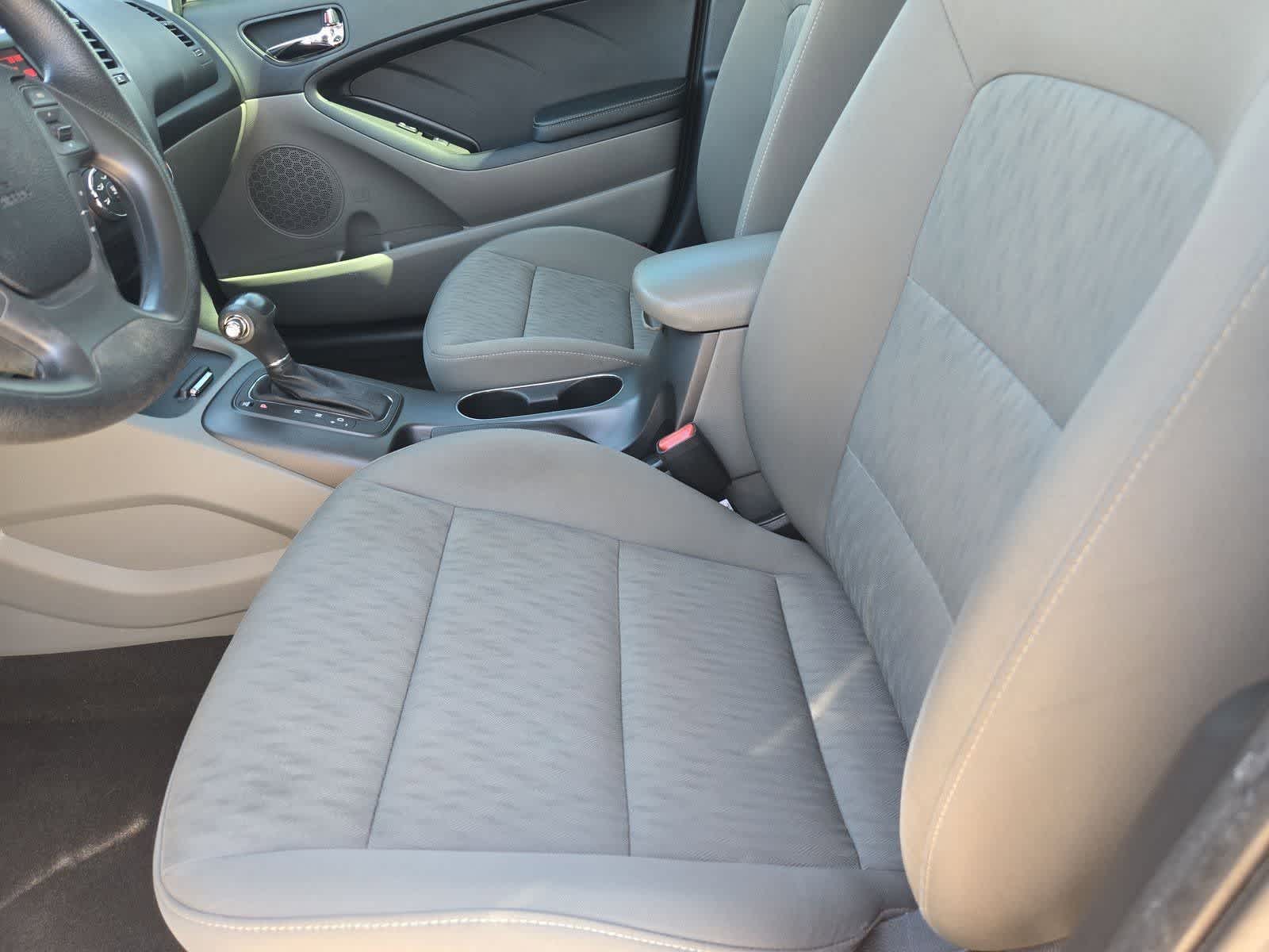 Thumbnail: 2015 Kia Forte - 14