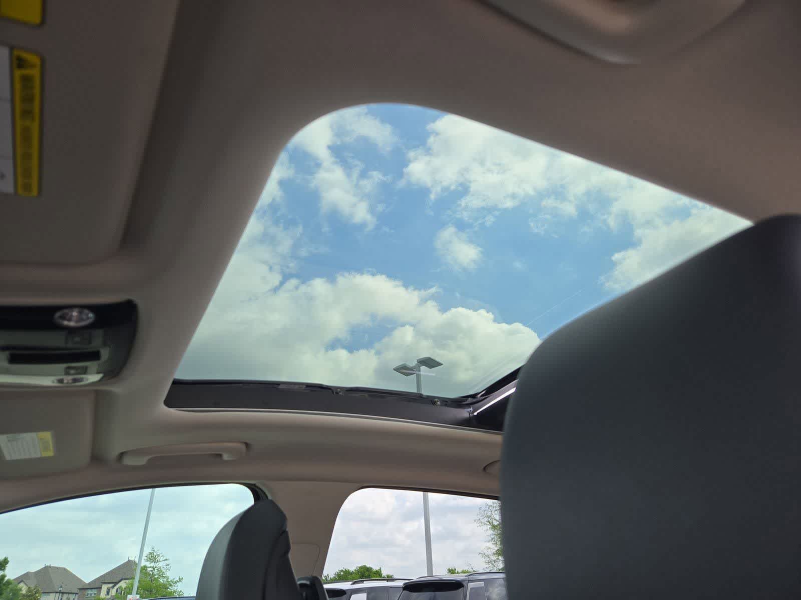 Thumbnail: 2023 Kia Sportage - 17