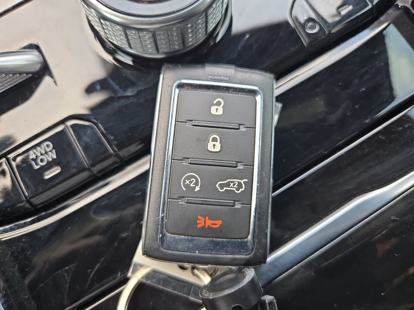 Thumbnail: 2022 Jeep Grand Cherokee - 38