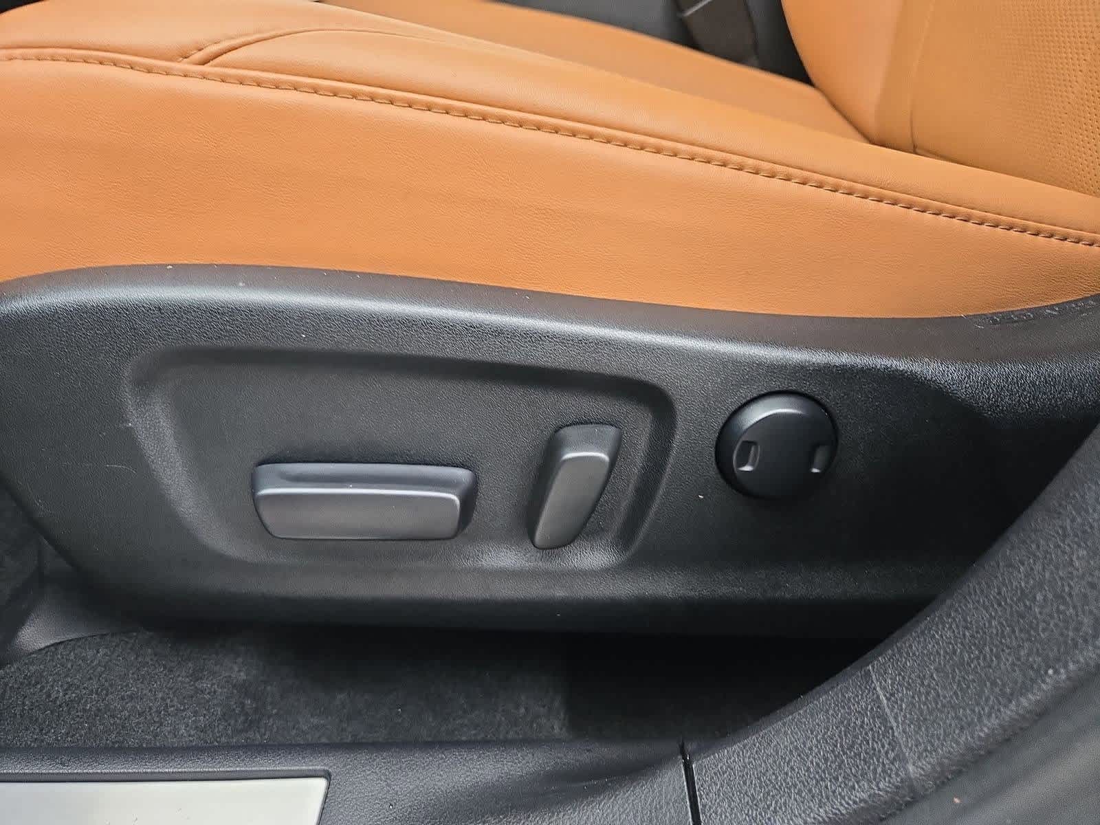 Thumbnail: 2021 Lexus RX - 16