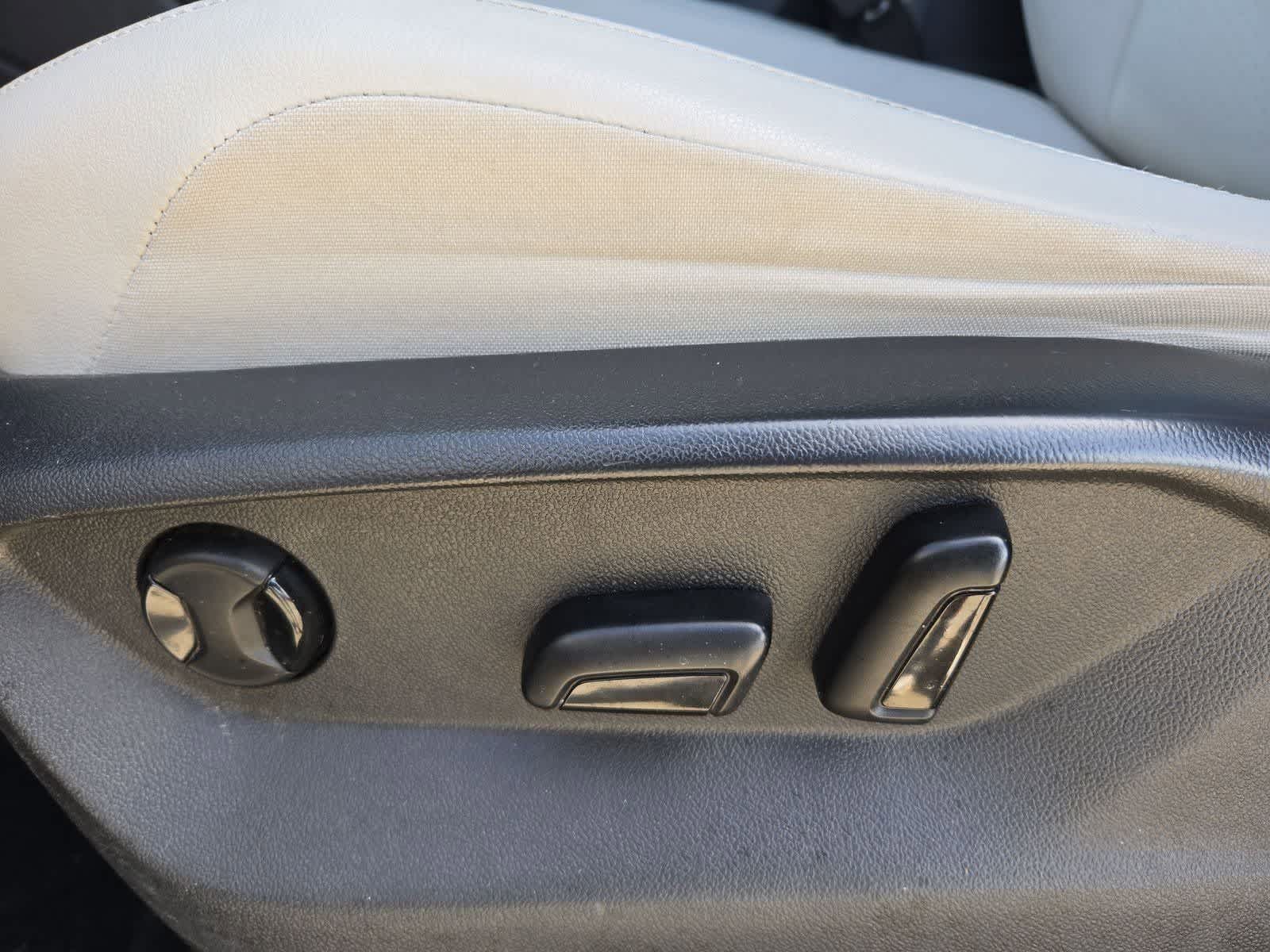 Thumbnail: 2018 Volkswagen Tiguan - 15