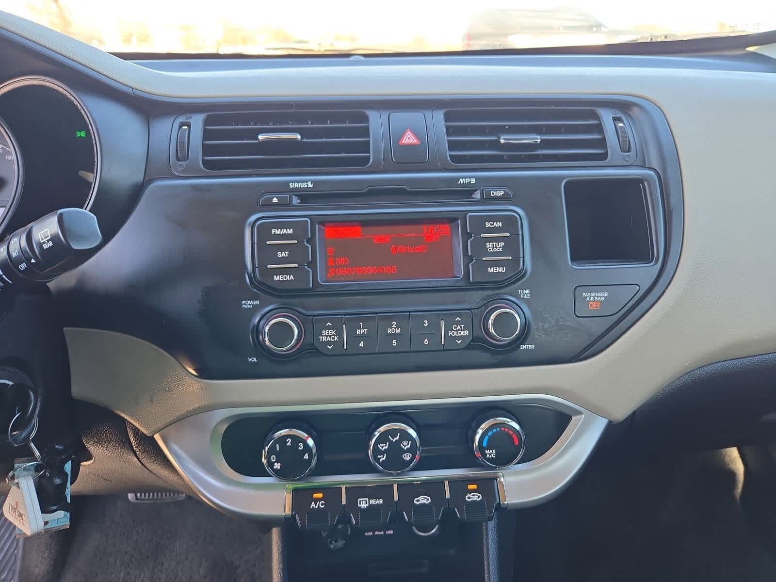 Thumbnail: 2013 Kia Rio - 25