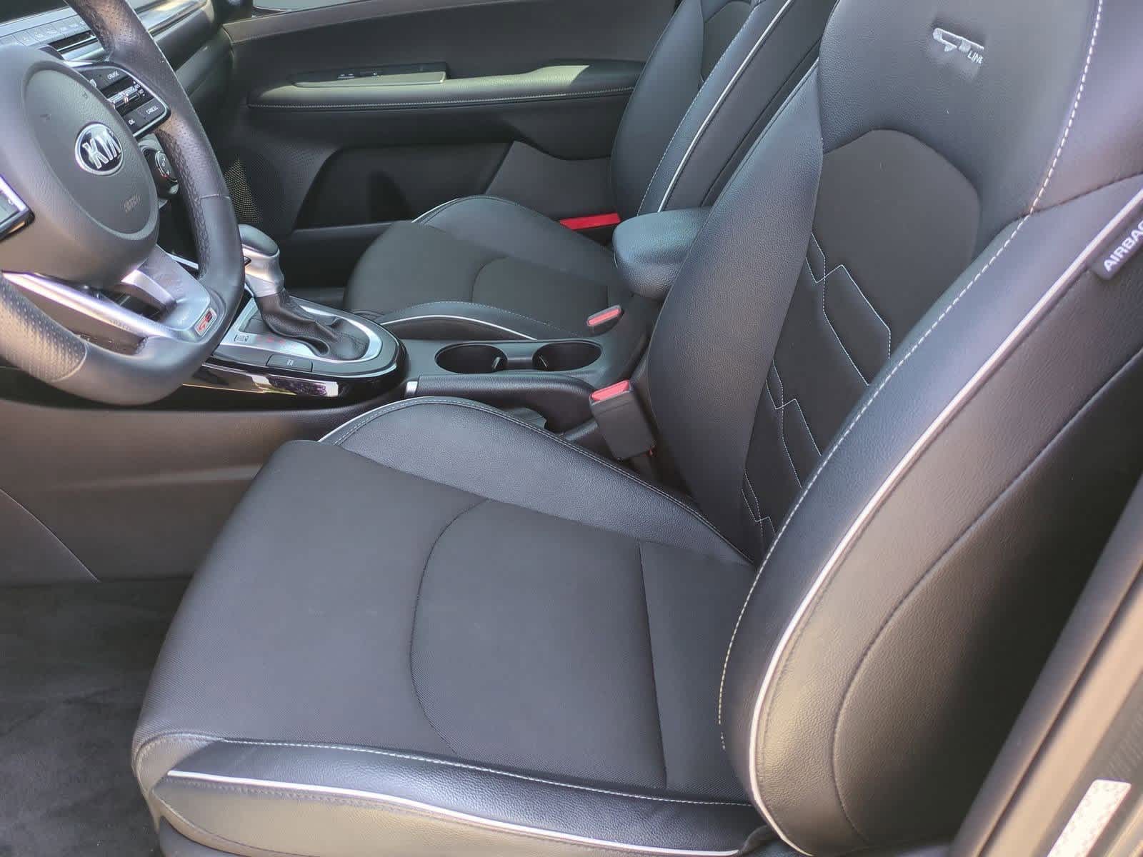 Thumbnail: 2020 Kia Forte - 16