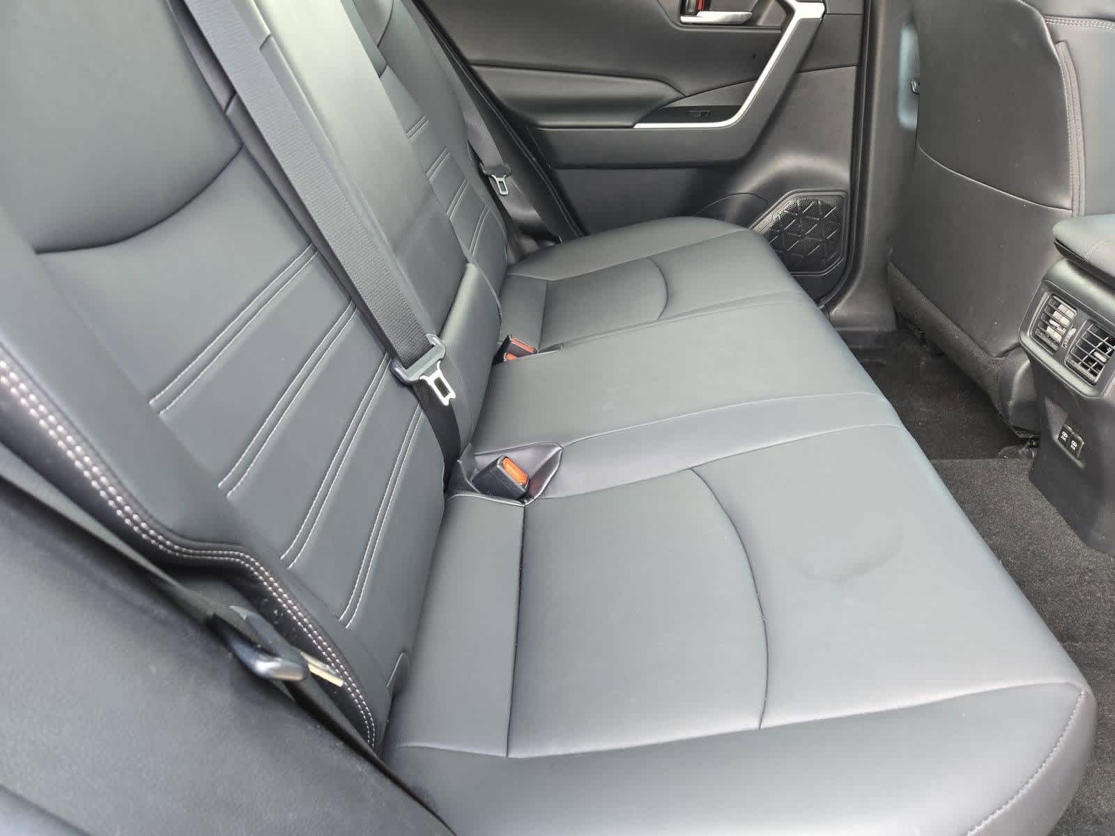 Thumbnail: 2021 Toyota RAV4 - 20