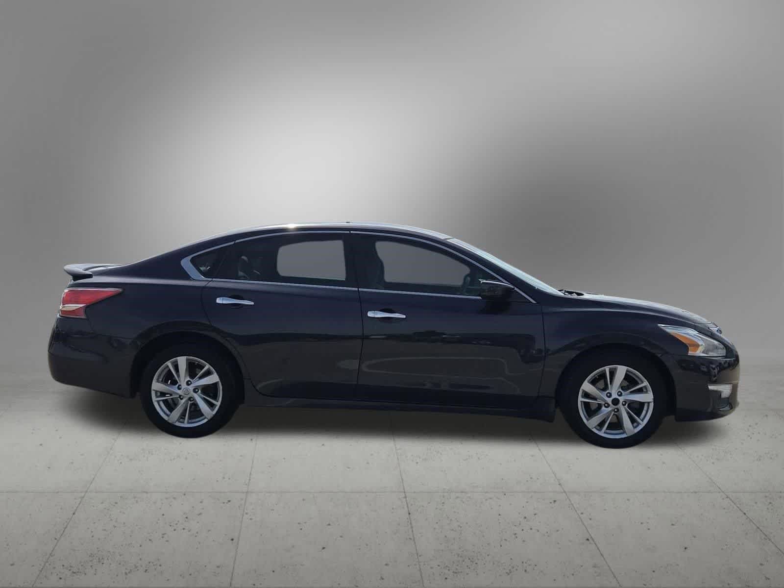 Thumbnail: 2015 Nissan Altima - 7