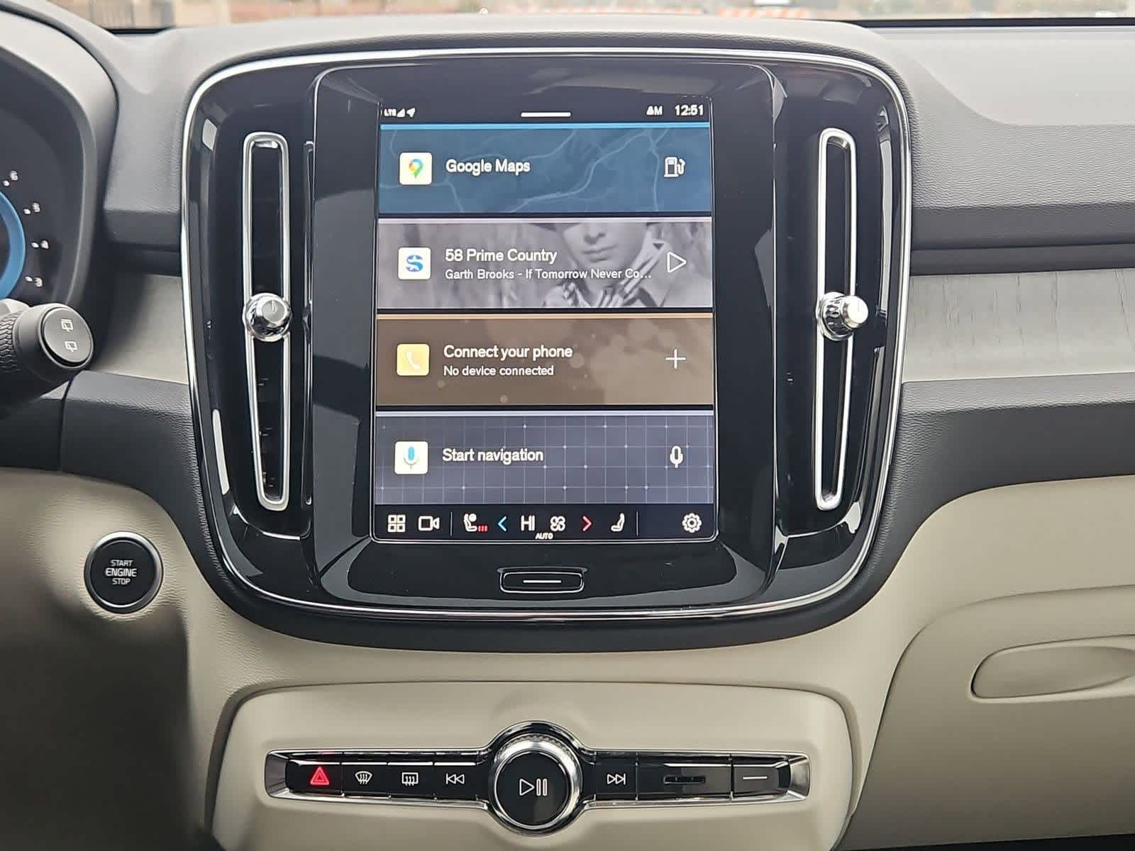 Thumbnail: 2024 Volvo XC40 - 29