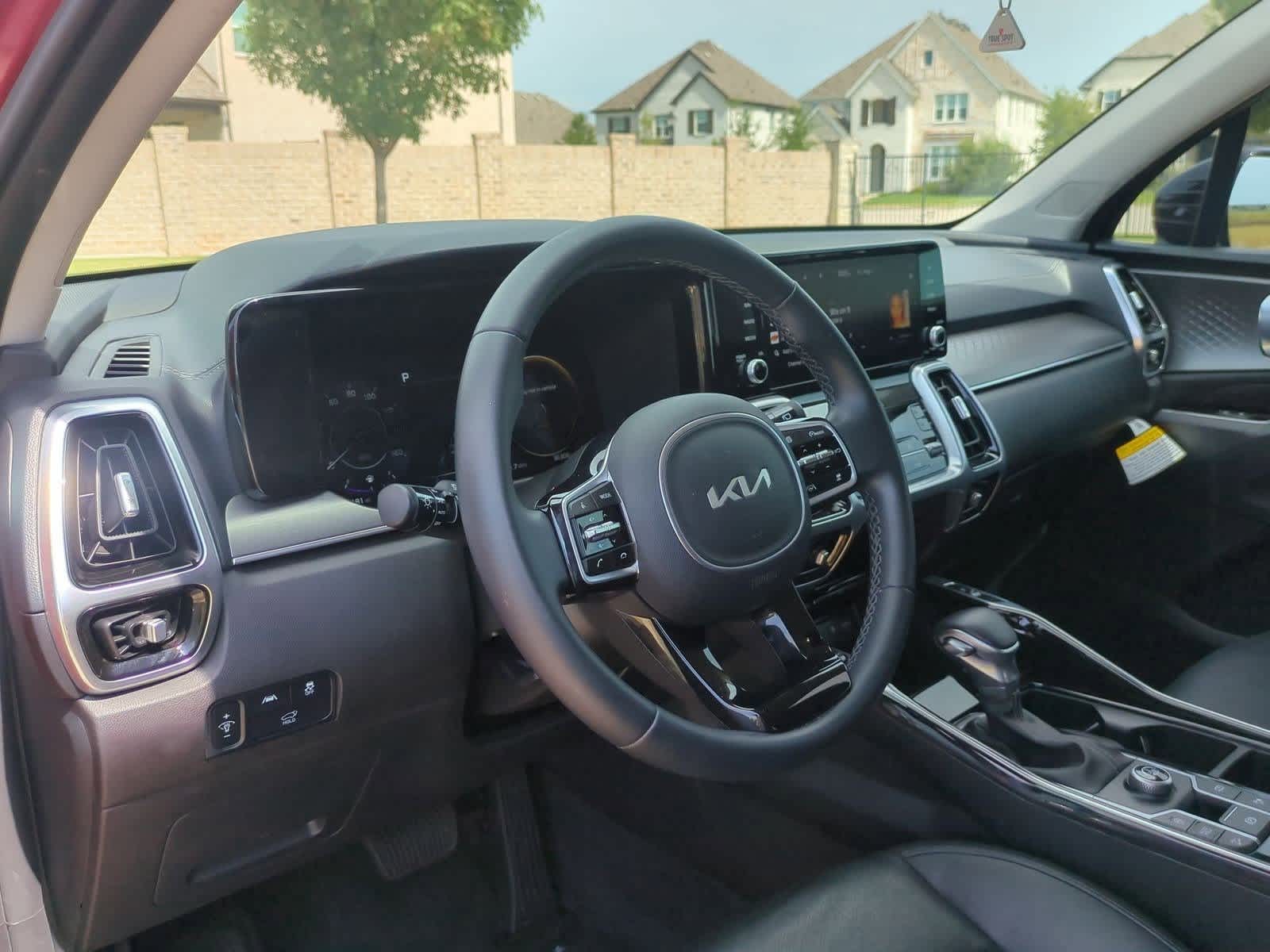 2023 Kia Sorento SX photo 2