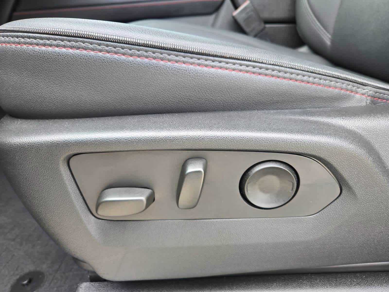 Thumbnail: 2023 Chevrolet Tahoe - 16