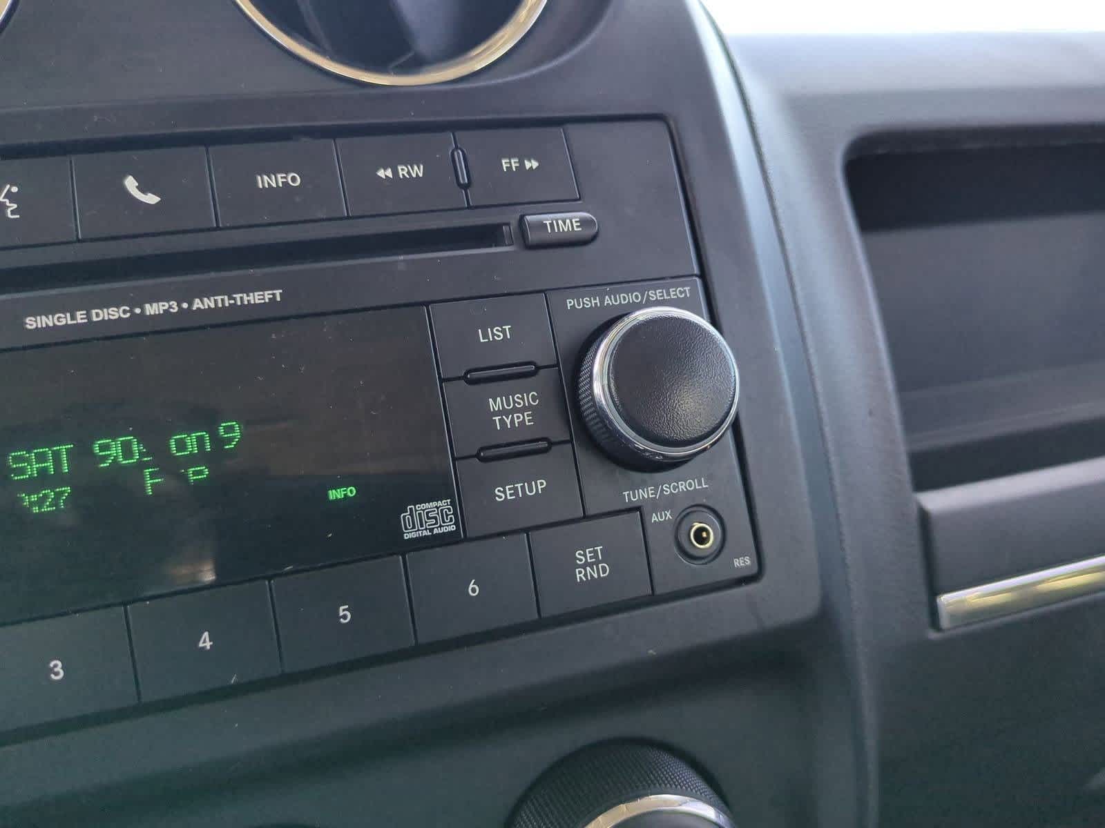 Thumbnail: 2014 Jeep Patriot - 28
