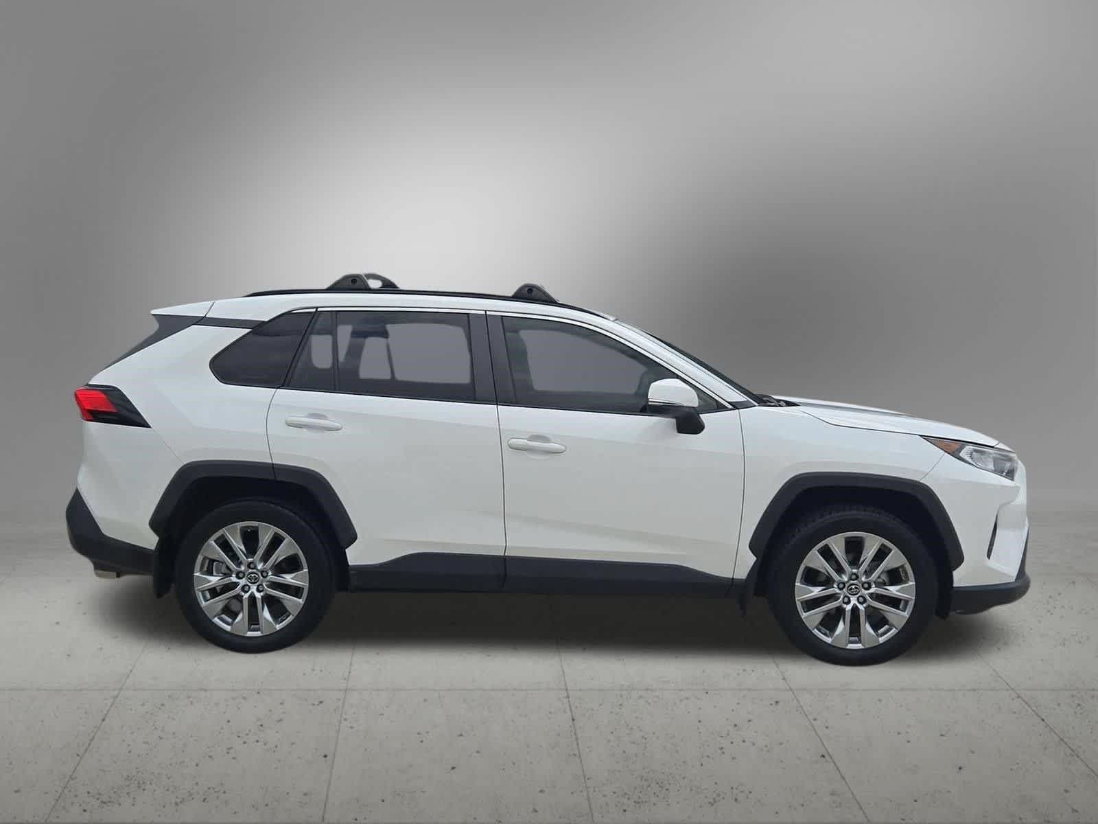 Thumbnail: 2019 Toyota RAV4 - 6