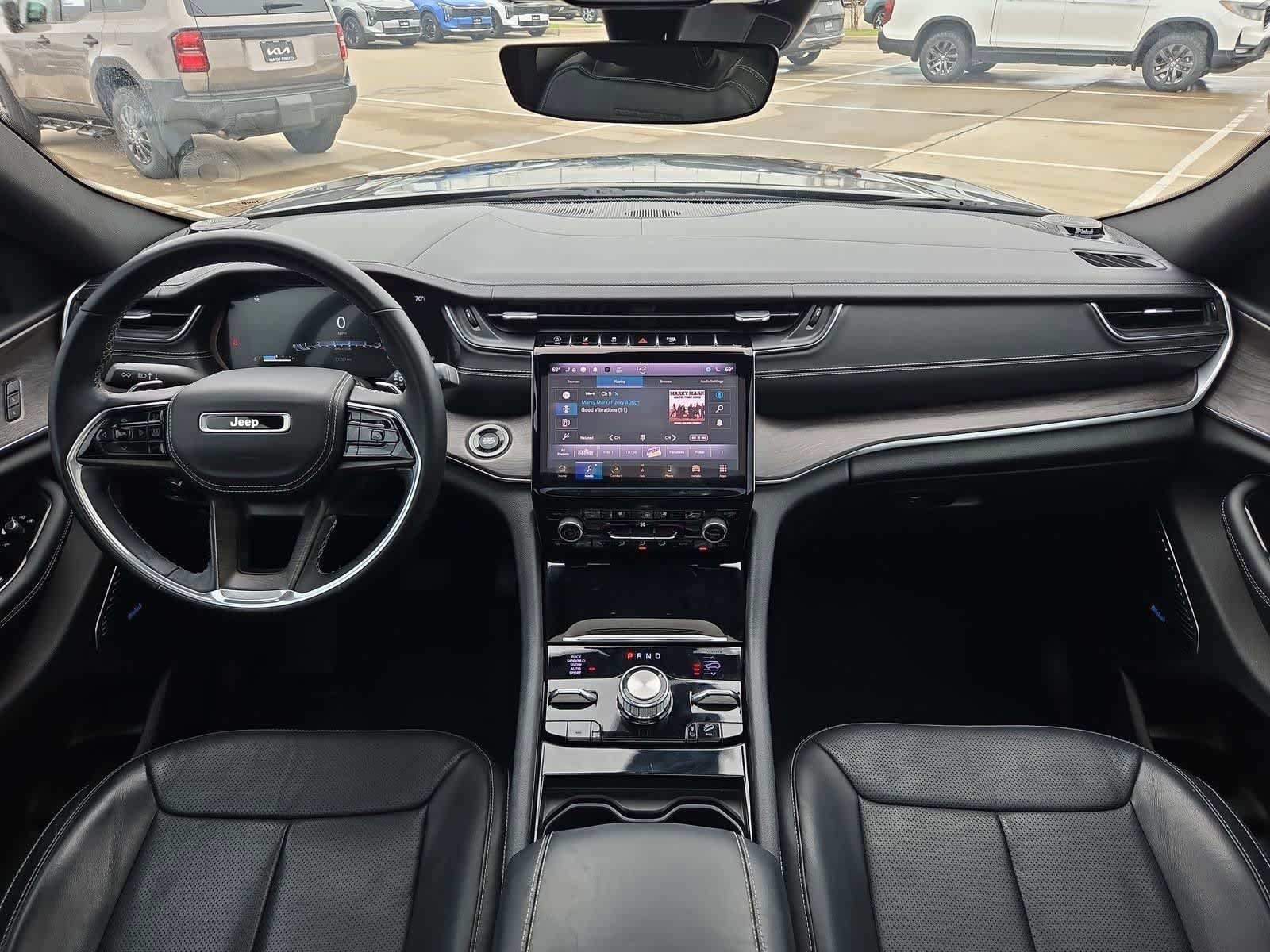 Thumbnail: 2022 Jeep Grand Cherokee - 14