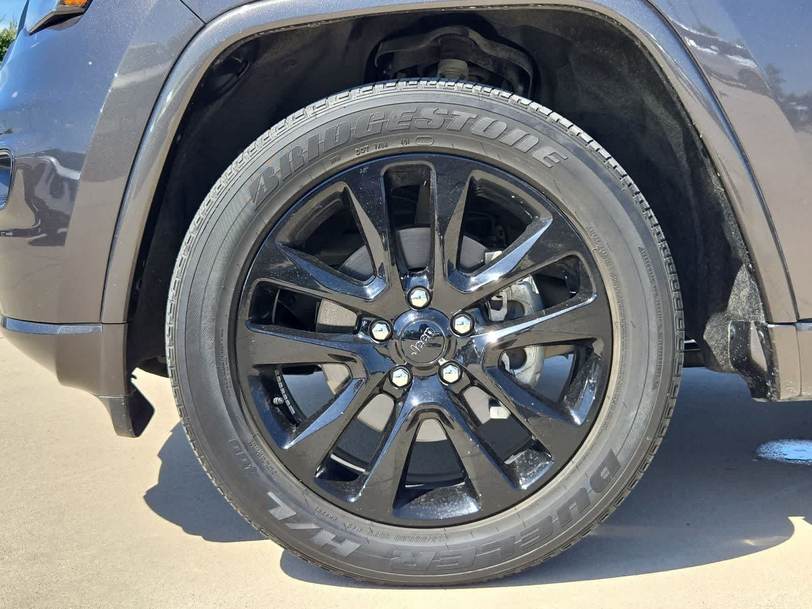 Thumbnail: 2019 Jeep Grand Cherokee - 12