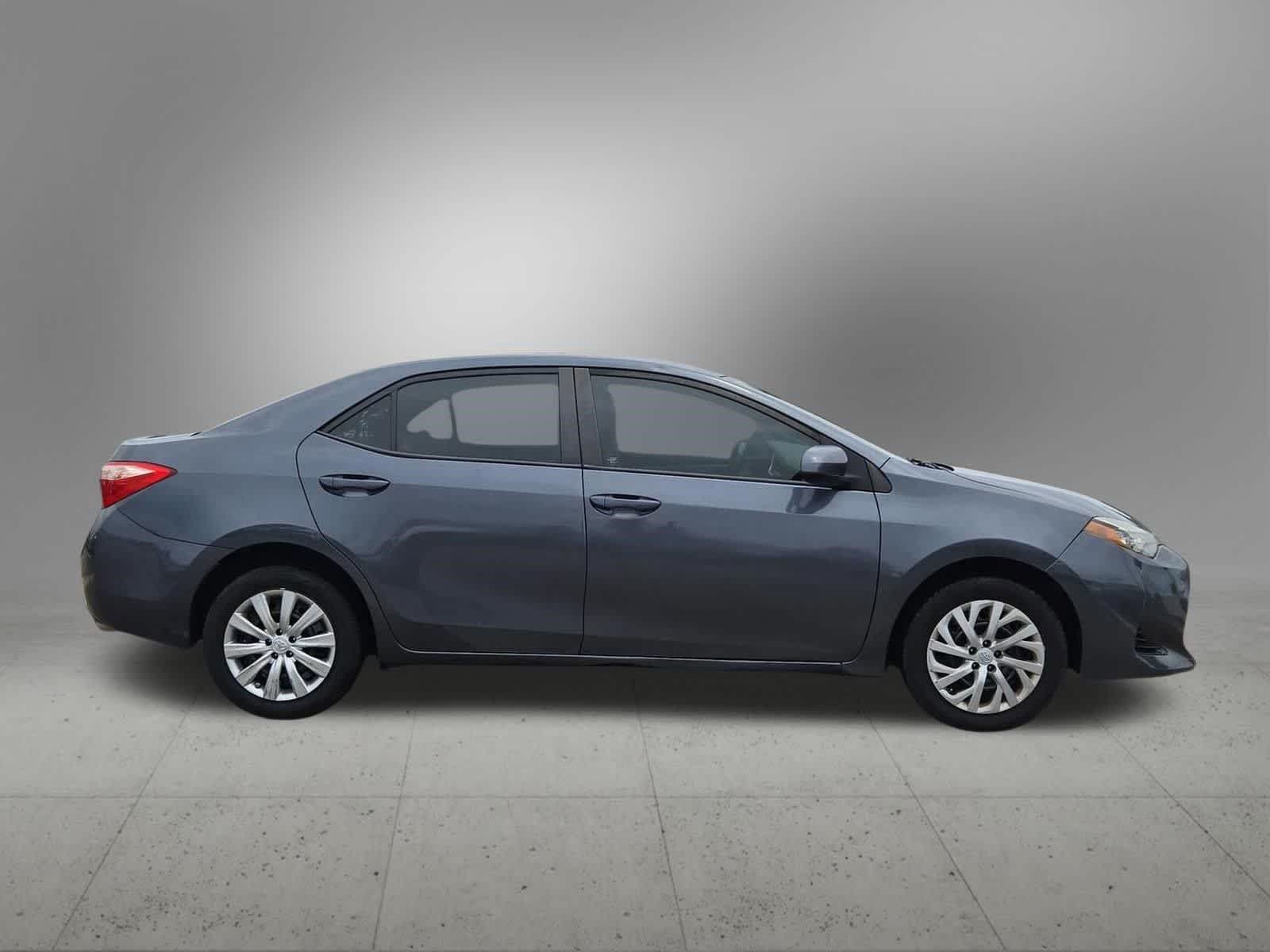 2017 Toyota Corolla LE - Photo 7
