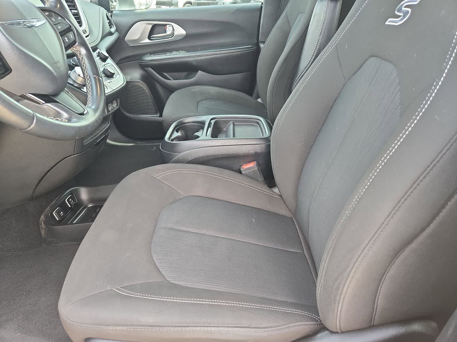 Thumbnail: 2021 Chrysler Pacifica - 14