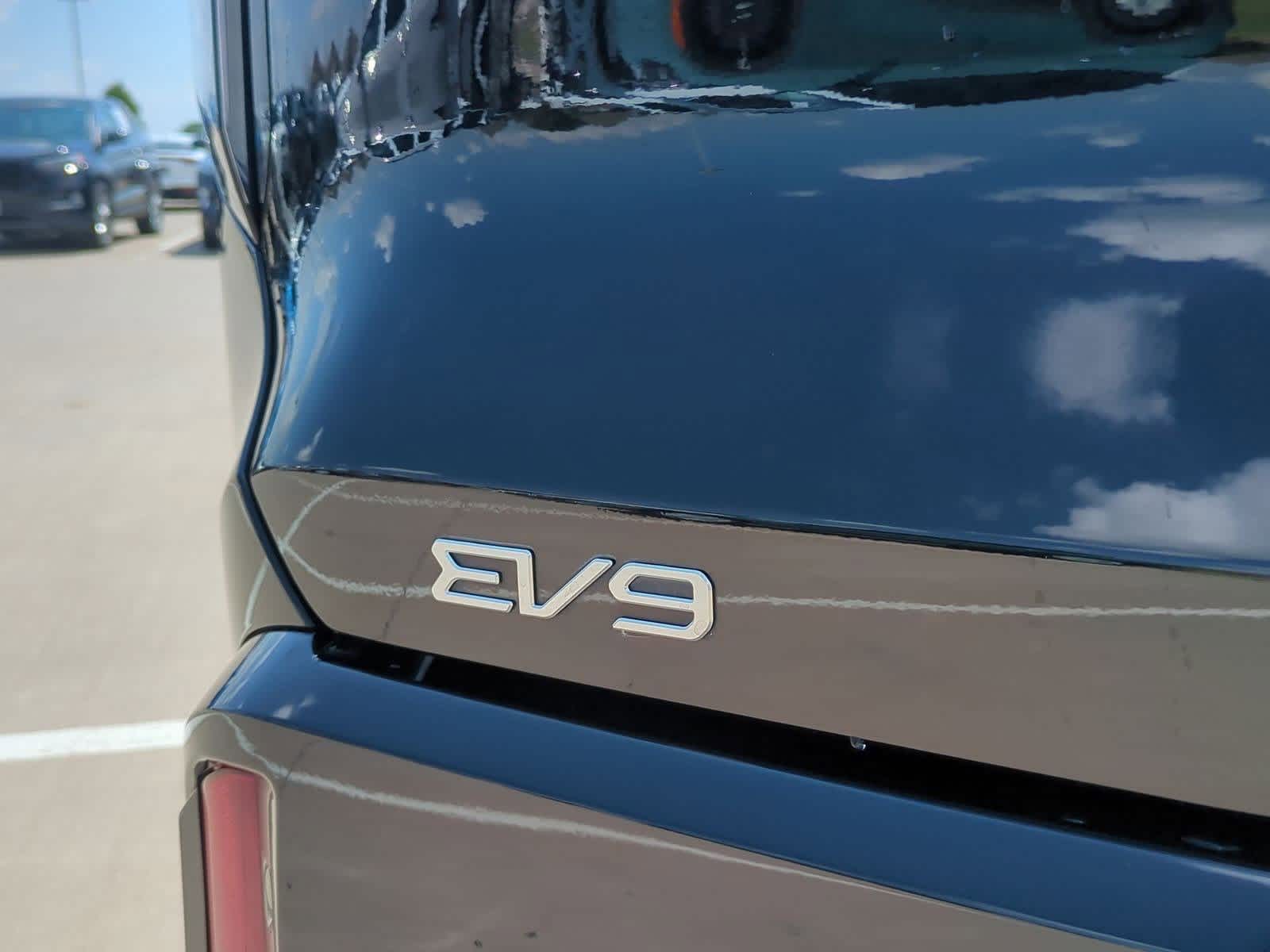 Thumbnail: 2024 Kia EV9 - 11