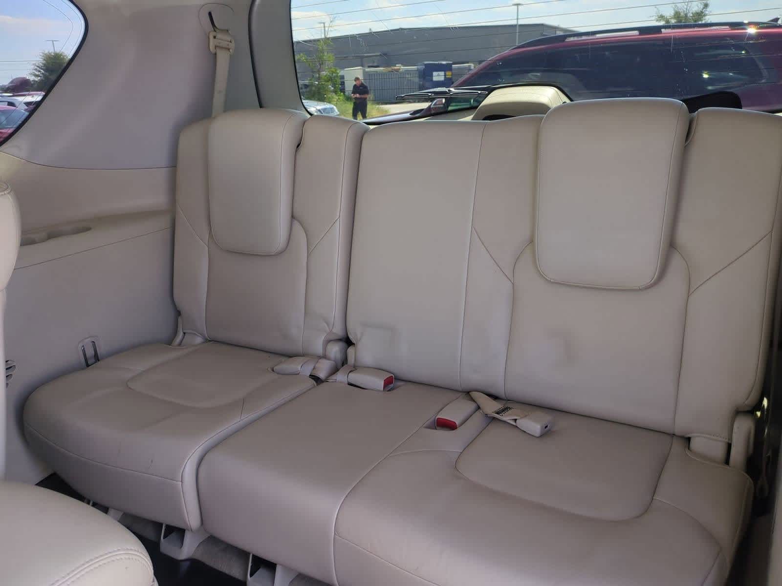 Thumbnail: 2011 INFINITI QX56 - 38