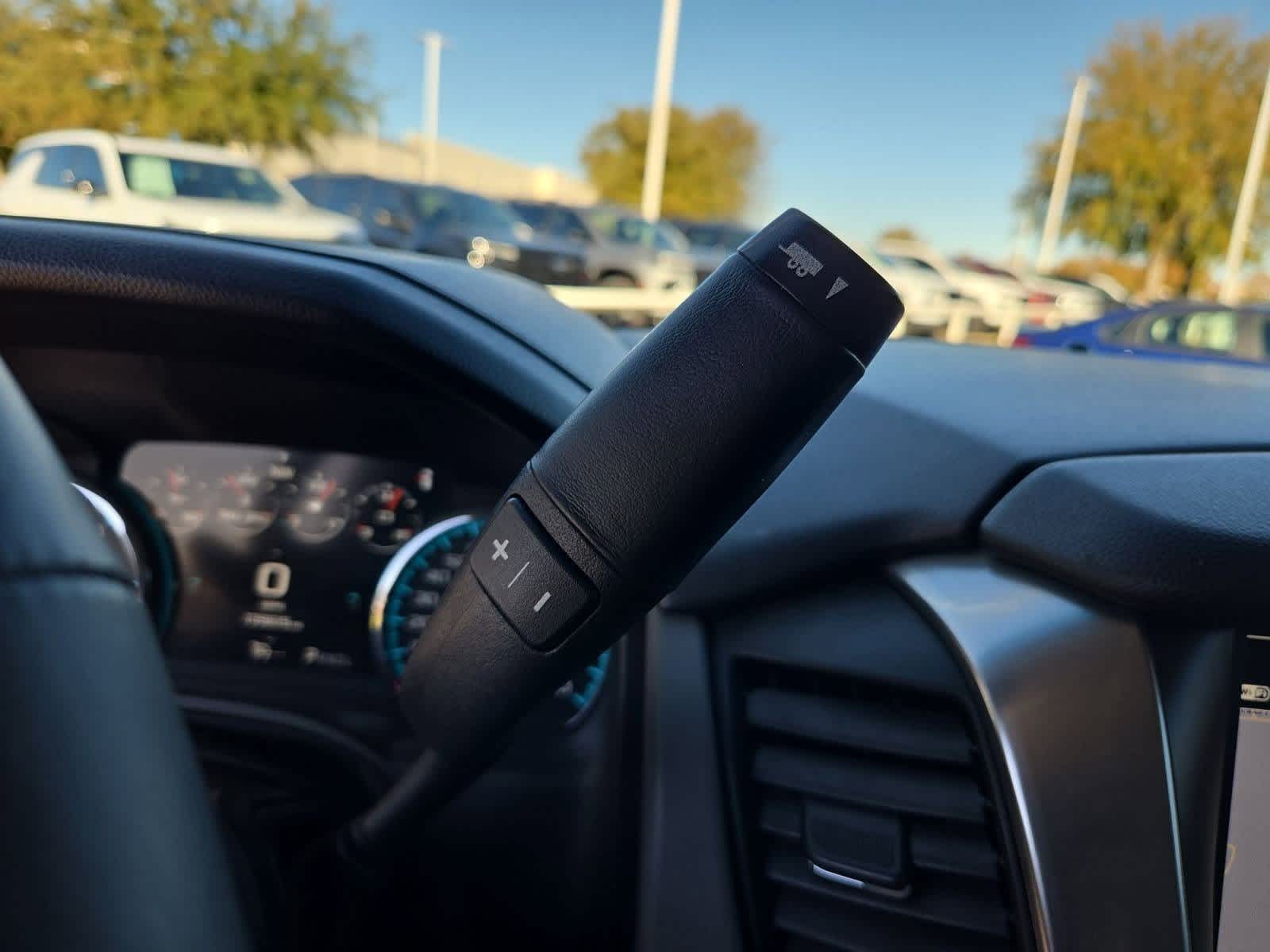 Thumbnail: 2017 Chevrolet Suburban - 32