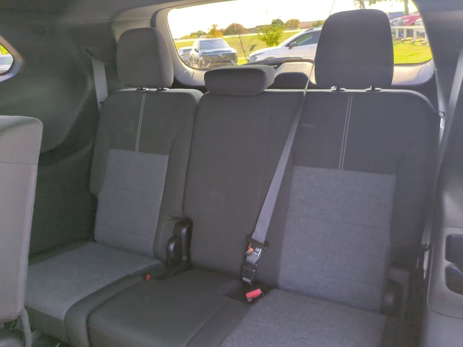 Thumbnail: 2025 GMC Acadia - 36