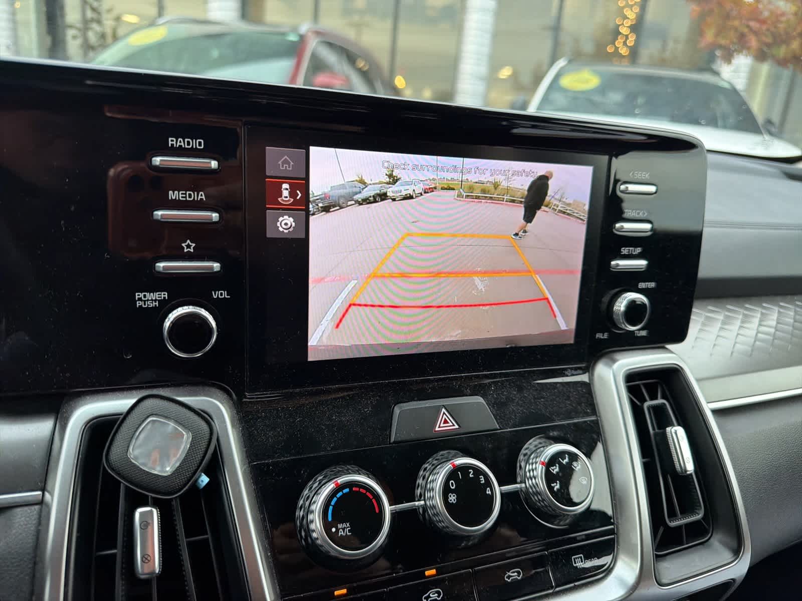 Thumbnail: 2023 Kia Sorento - 6