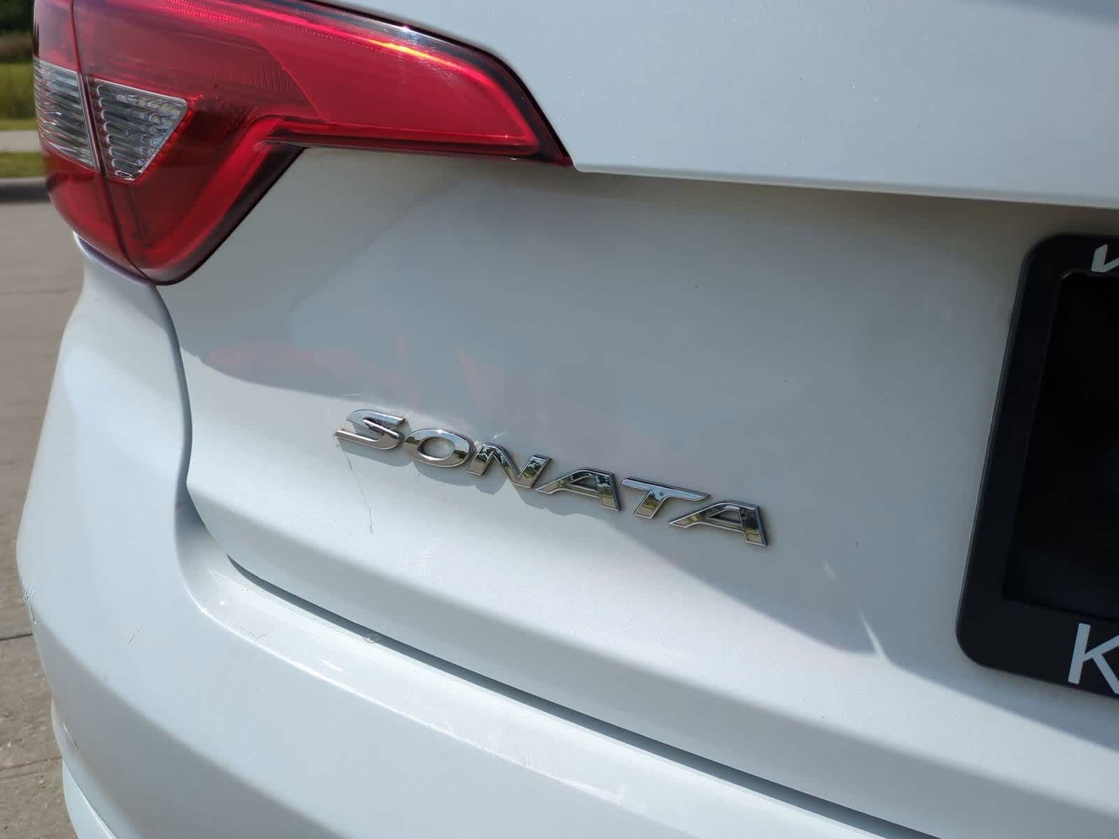 Thumbnail: 2016 Hyundai Sonata - 11