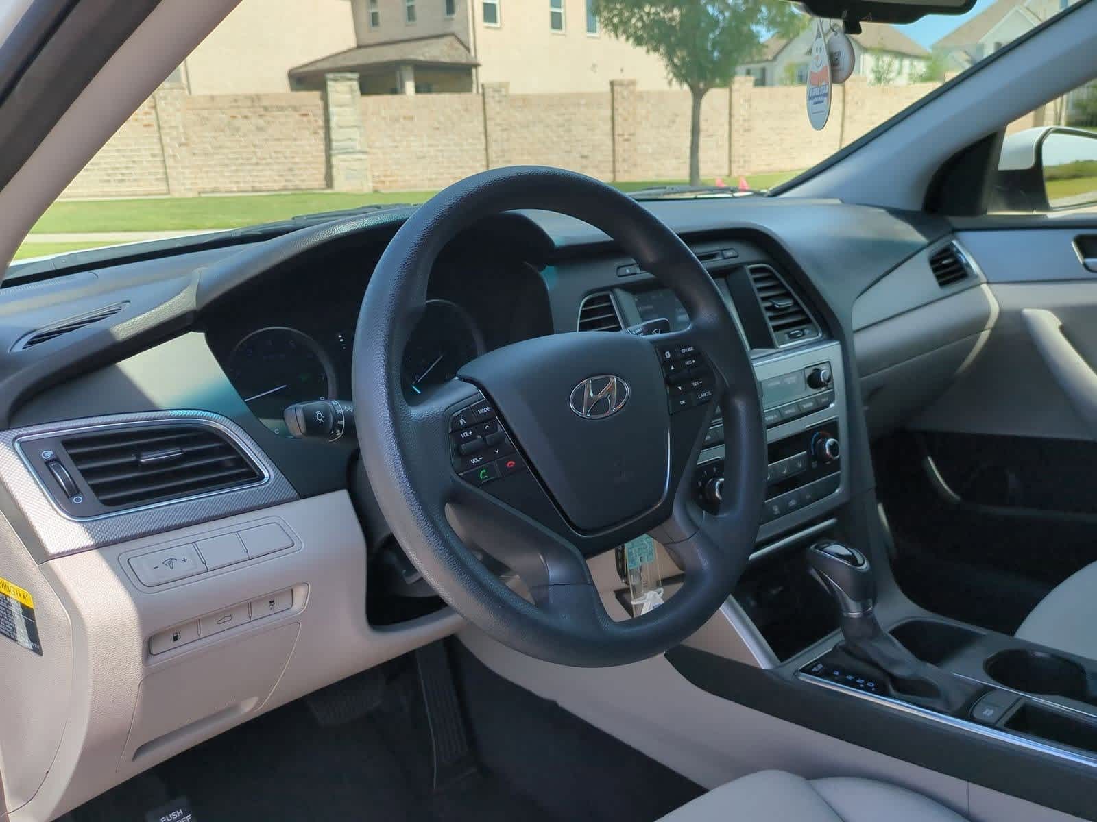 Thumbnail: 2016 Hyundai Sonata - 2