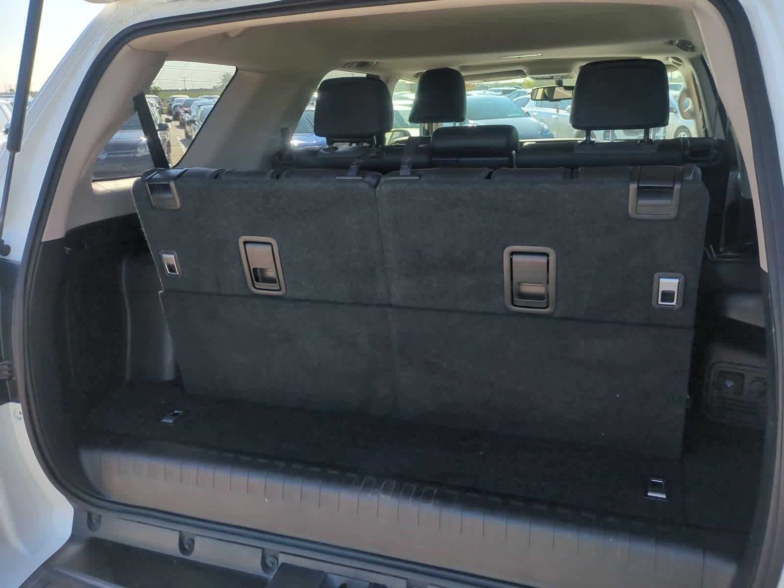 Thumbnail: 2014 Toyota 4Runner - 35