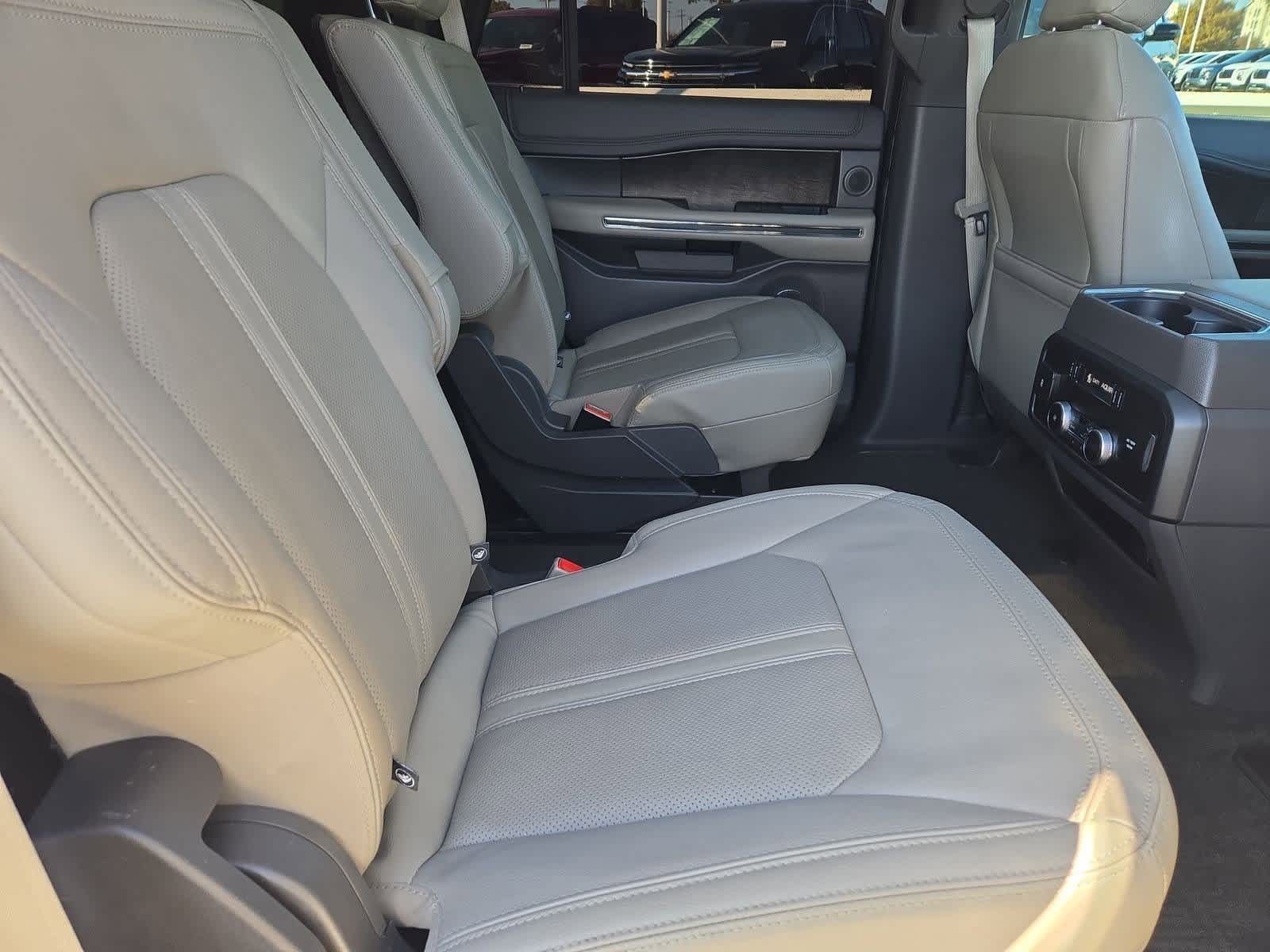 Thumbnail: 2019 Ford Expedition - 21