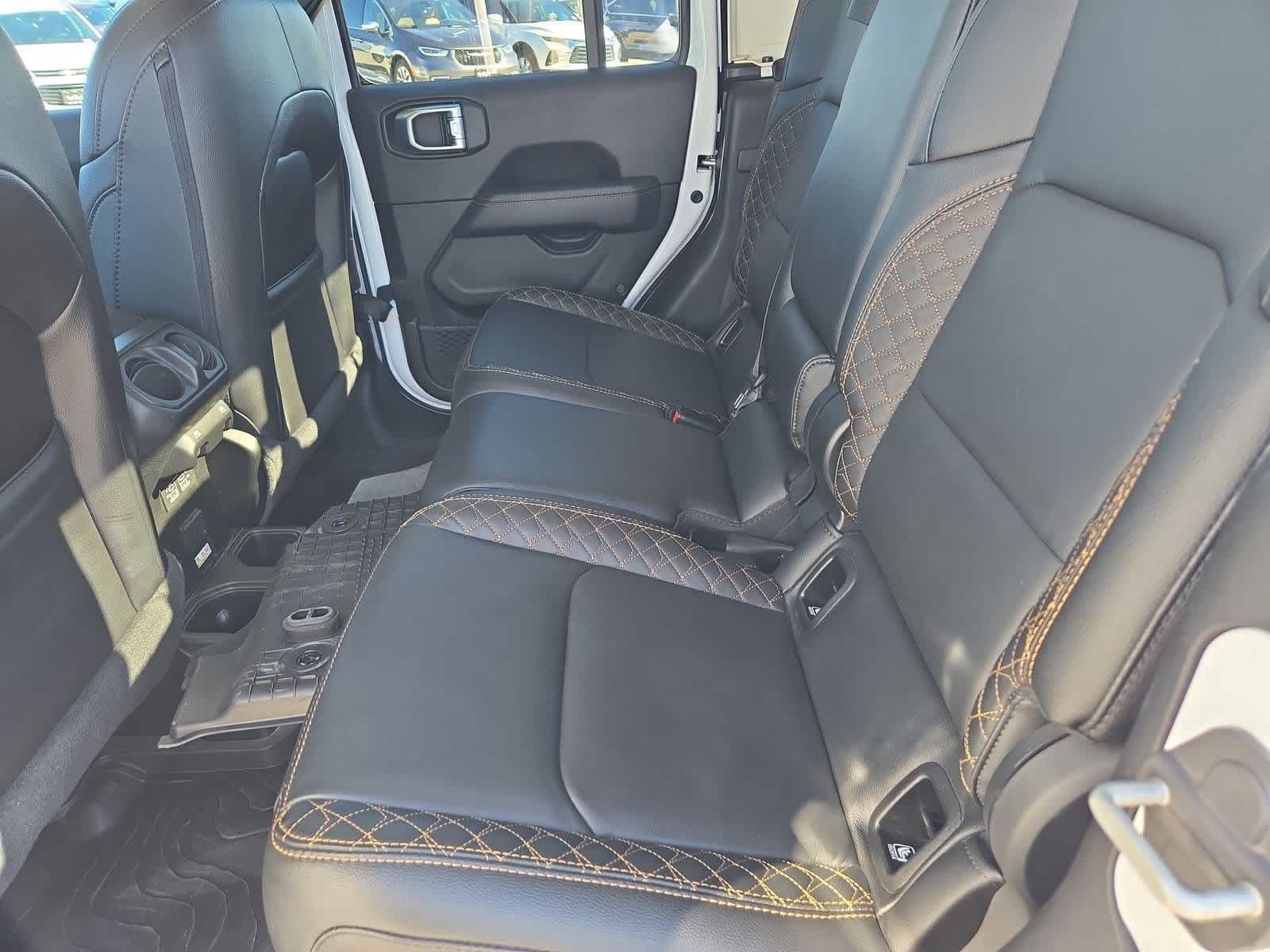 Thumbnail: 2023 Jeep Gladiator - 16