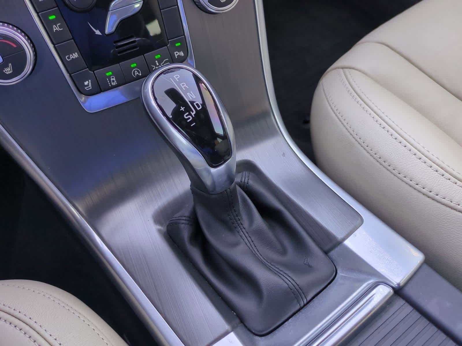 Thumbnail: 2016 Volvo XC60 - 31