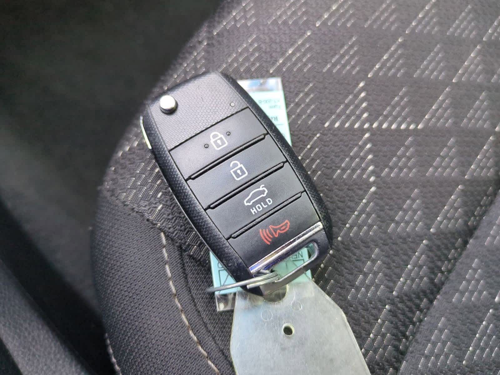 Thumbnail: 2019 Kia Rio - 32