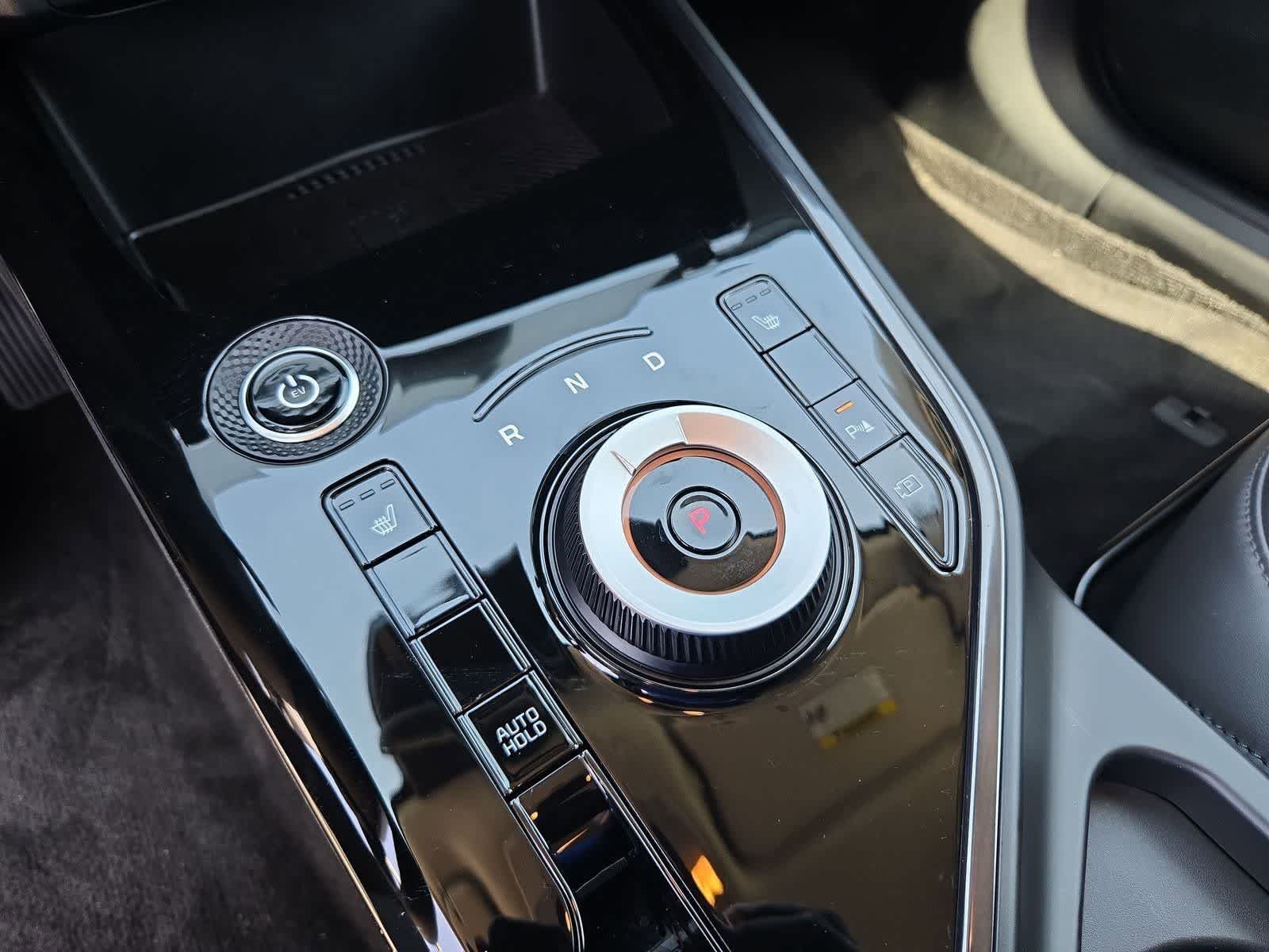 Thumbnail: 2024 Kia Niro - 29