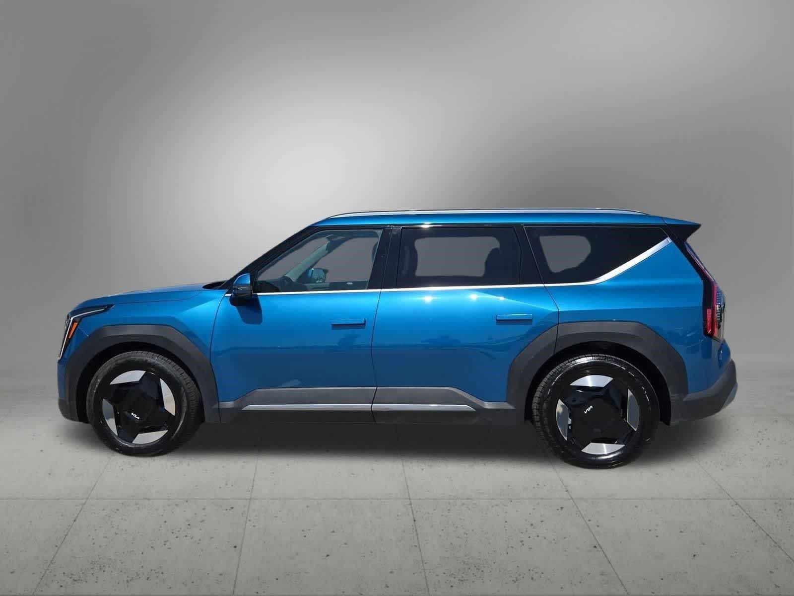 Thumbnail: 2024 Kia EV9 - 3