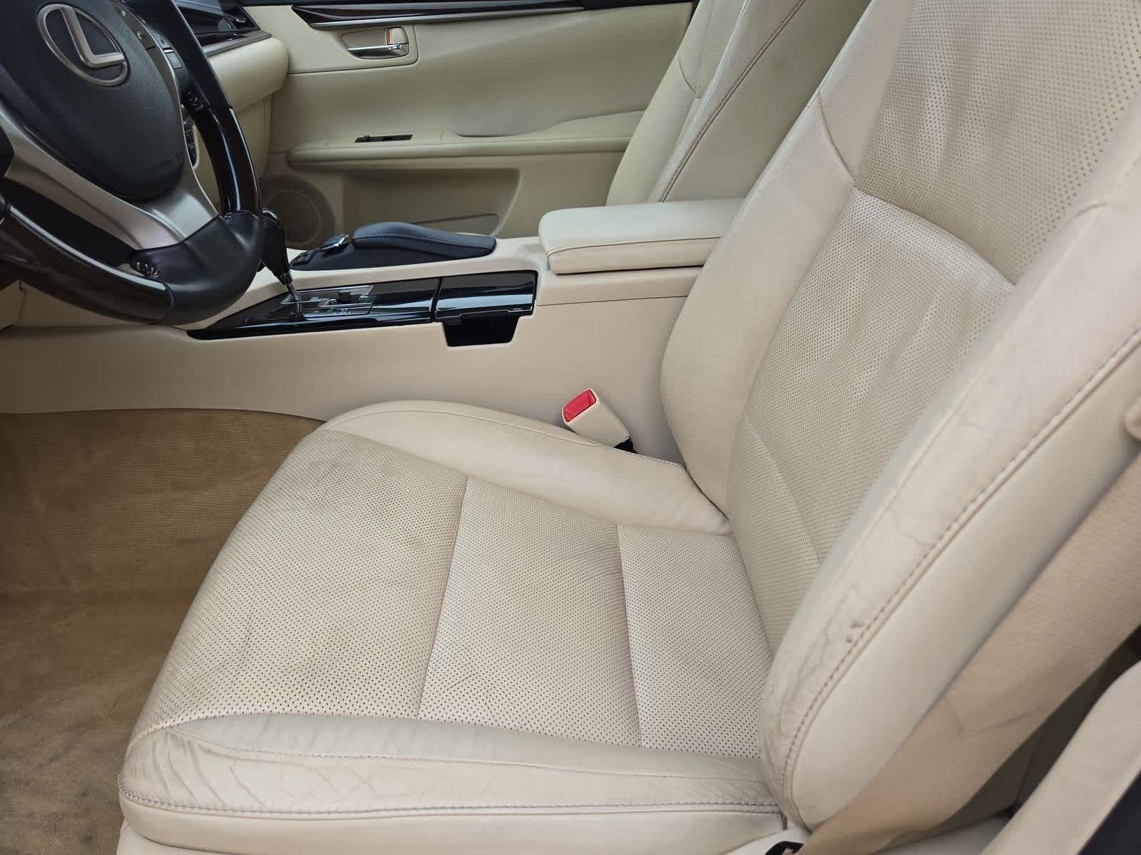 Thumbnail: 2013 Lexus ES - 15